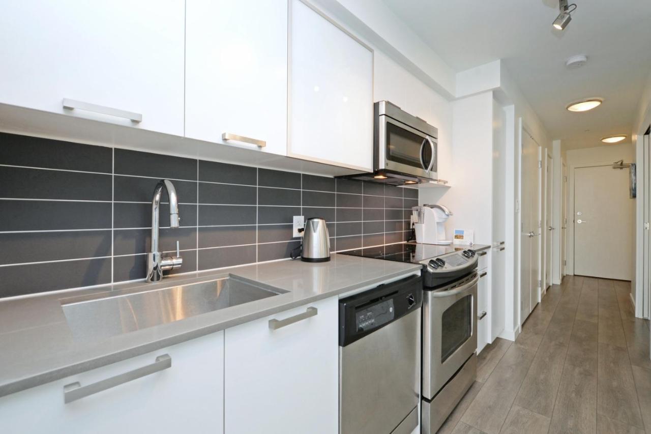 Gorgeous Old Town Condo With Patio And Parking! Victoria Exterior foto